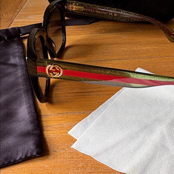 Gucci Sunglasses- like new.